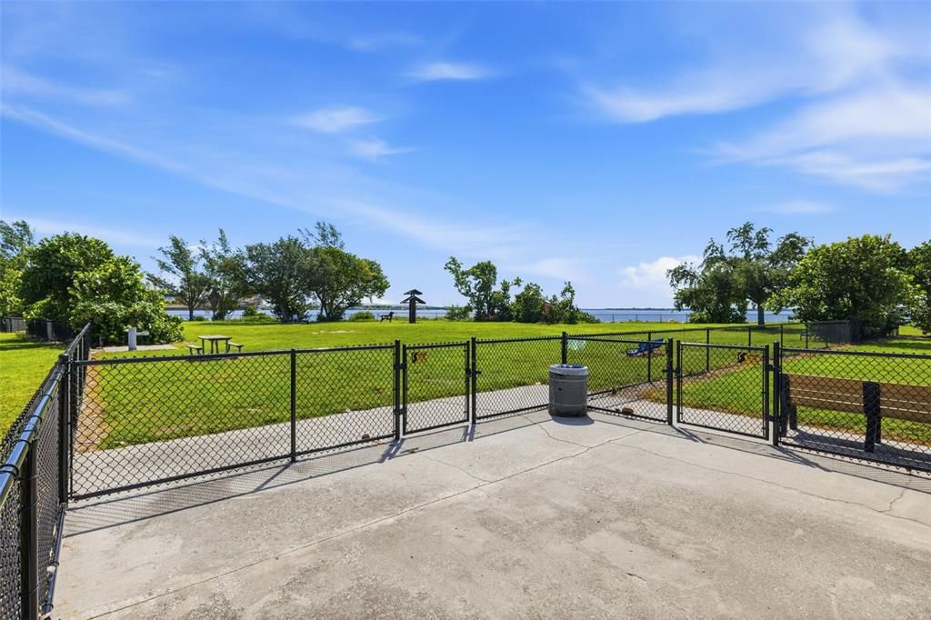 For Sale: $2,100,000 (5 beds, 5 baths, 3723 Square Feet)