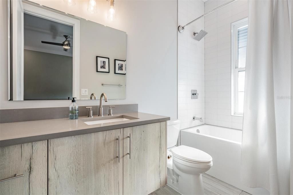 For Sale: $2,100,000 (5 beds, 5 baths, 3723 Square Feet)