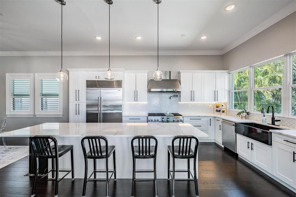 For Sale: $2,100,000 (5 beds, 5 baths, 3723 Square Feet)