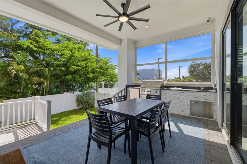 For Sale: $2,100,000 (5 beds, 5 baths, 3723 Square Feet)