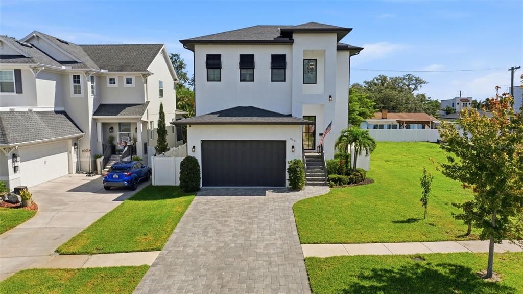 For Sale: $2,100,000 (5 beds, 5 baths, 3723 Square Feet)