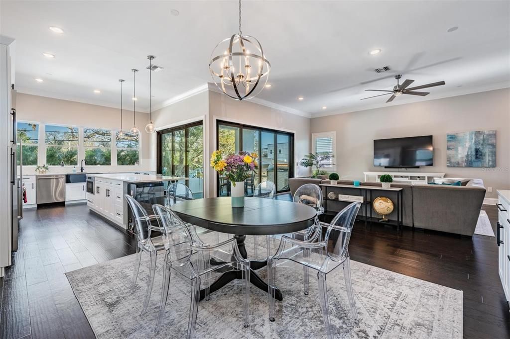 For Sale: $2,100,000 (5 beds, 5 baths, 3723 Square Feet)