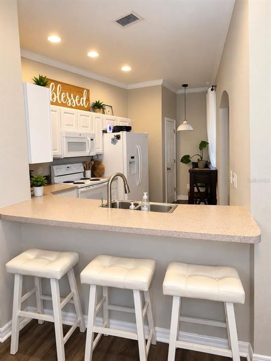 For Rent: $2,200 (2 beds, 2 baths, 1272 Square Feet)