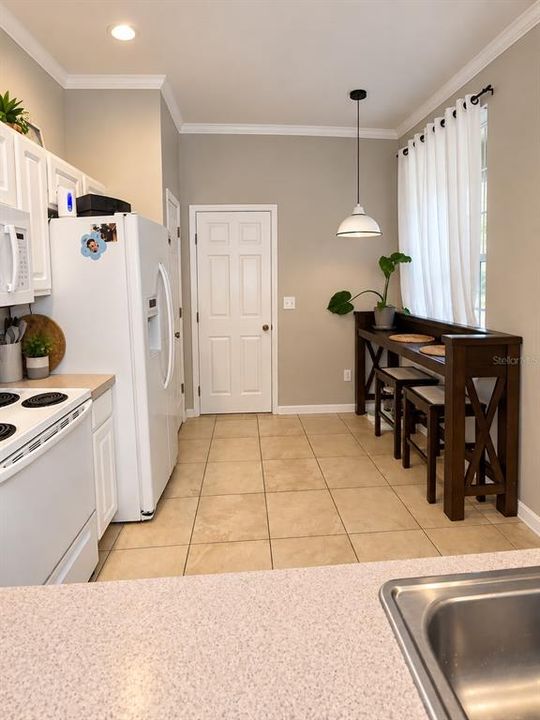 For Rent: $2,200 (2 beds, 2 baths, 1272 Square Feet)