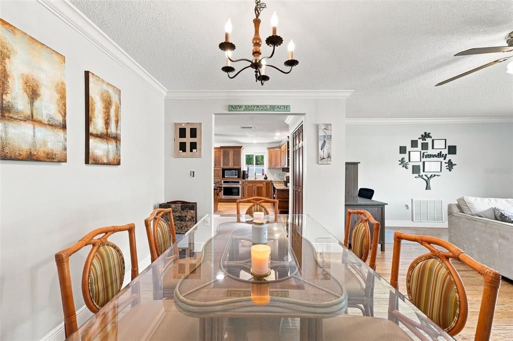 For Sale: $320,000 (3 beds, 2 baths, 1655 Square Feet)