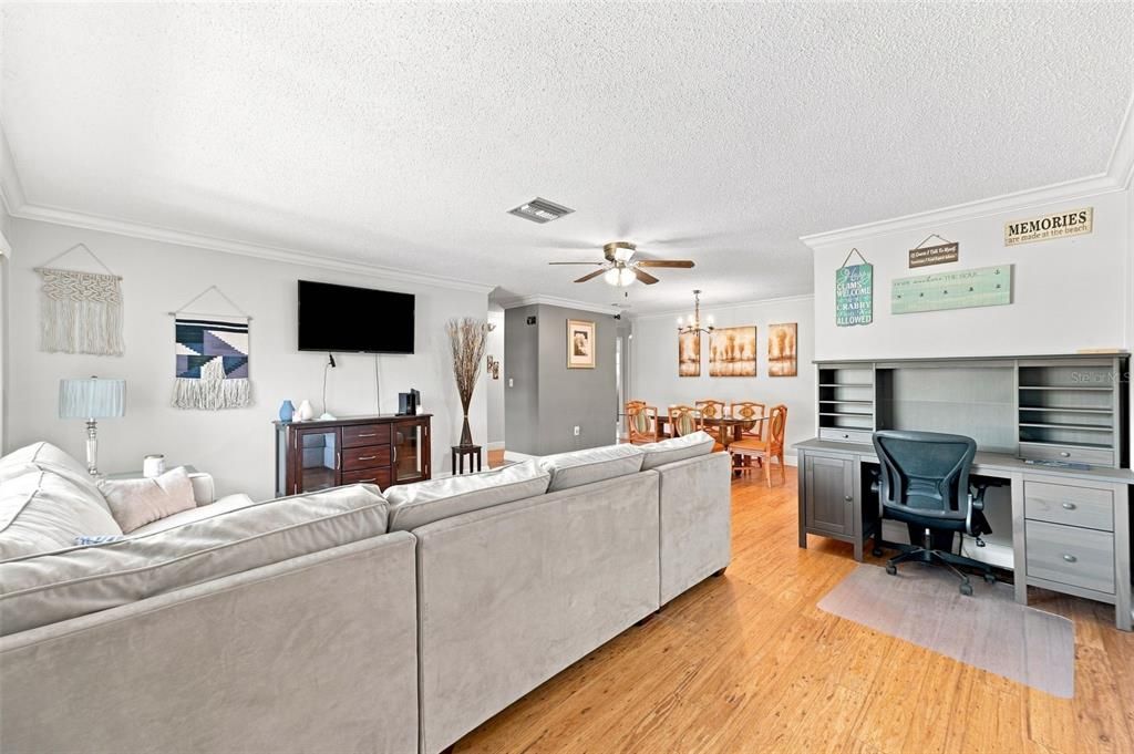For Sale: $320,000 (3 beds, 2 baths, 1655 Square Feet)