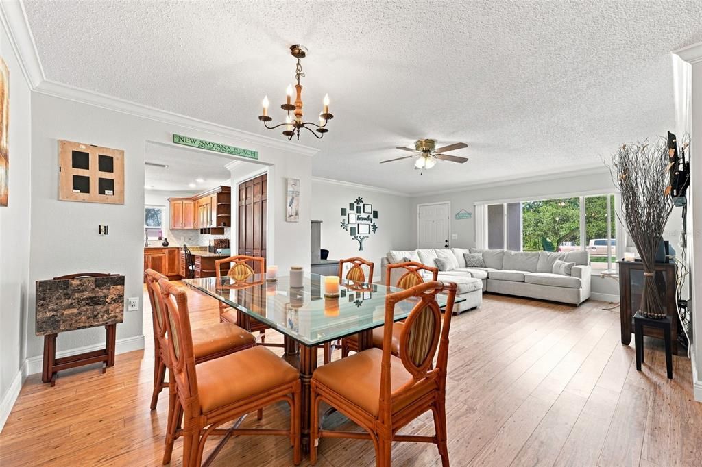 For Sale: $320,000 (3 beds, 2 baths, 1655 Square Feet)
