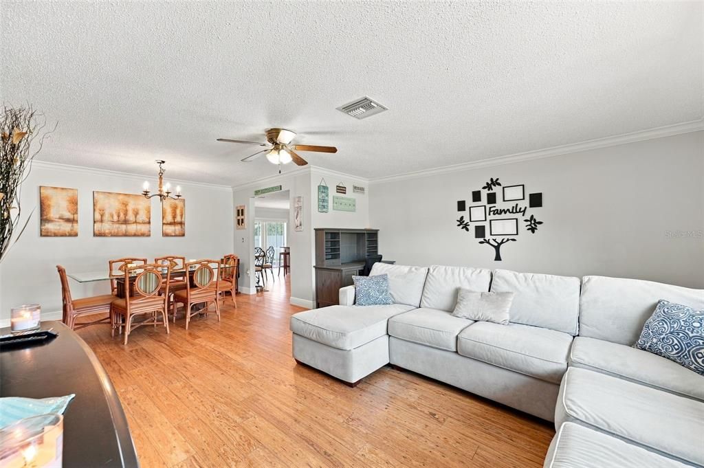 For Sale: $320,000 (3 beds, 2 baths, 1655 Square Feet)