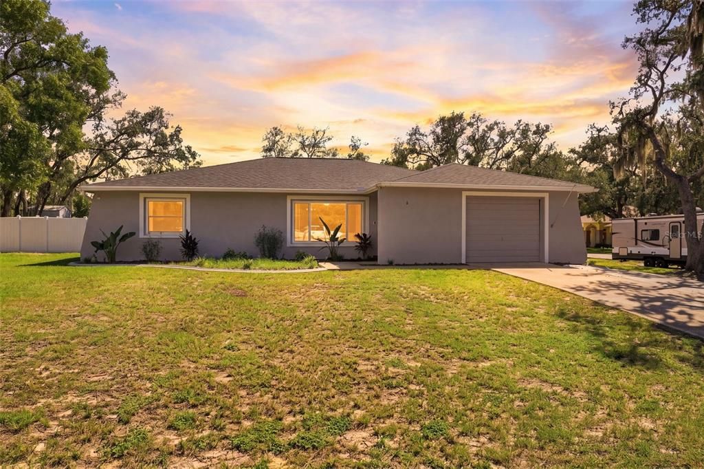 For Sale: $320,000 (3 beds, 2 baths, 1655 Square Feet)