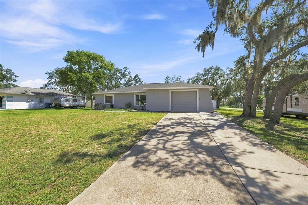 For Sale: $320,000 (3 beds, 2 baths, 1655 Square Feet)