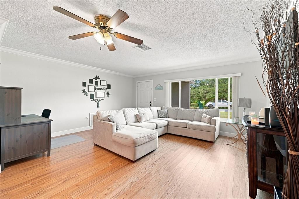 For Sale: $320,000 (3 beds, 2 baths, 1655 Square Feet)