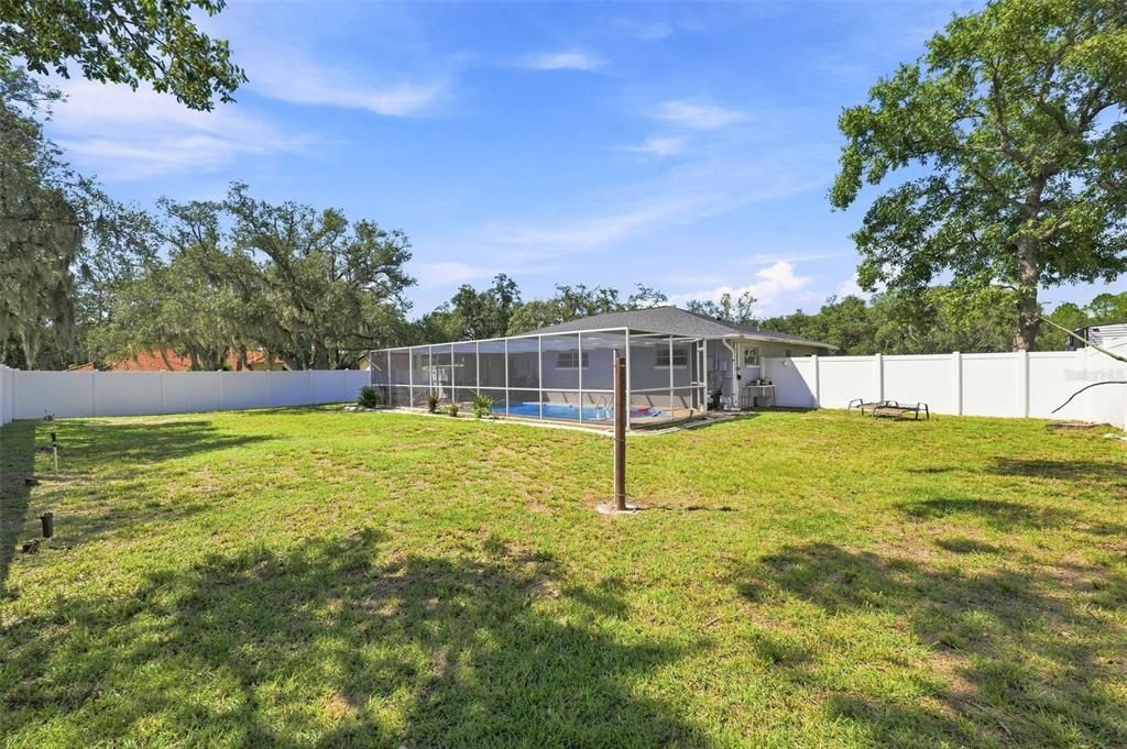 For Sale: $320,000 (3 beds, 2 baths, 1655 Square Feet)