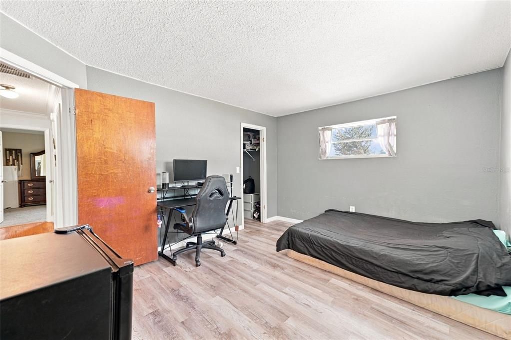 For Sale: $320,000 (3 beds, 2 baths, 1655 Square Feet)
