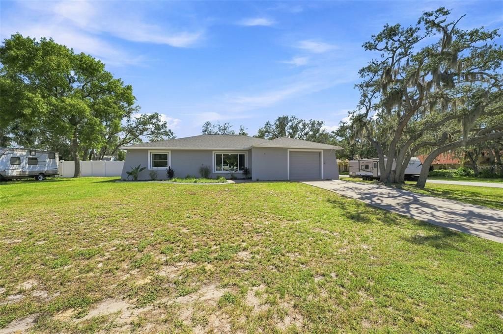 For Sale: $320,000 (3 beds, 2 baths, 1655 Square Feet)