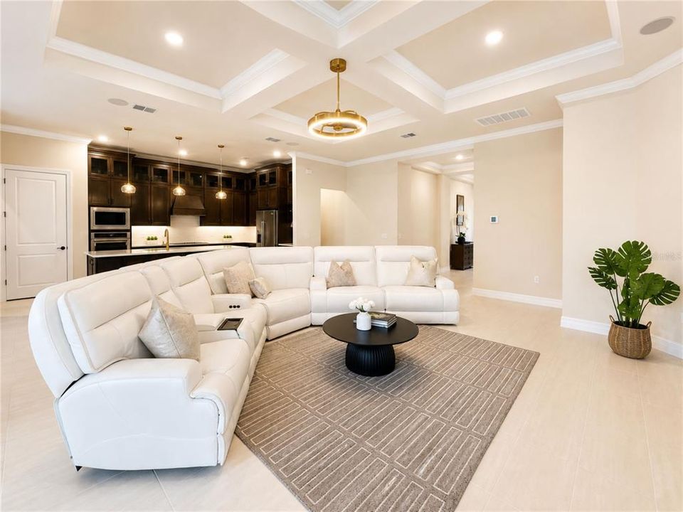 Activo con contrato: $4,450 (4 camas, 3 baños, 3074 Pies cuadrados)