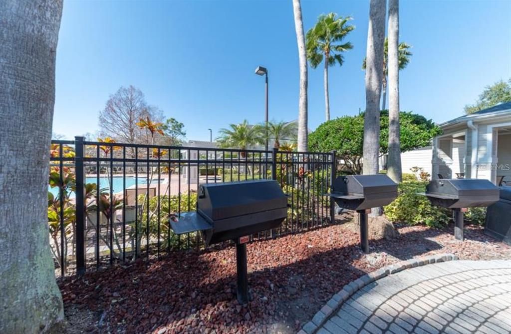 For Rent: $2,100 (3 beds, 2 baths, 1453 Square Feet)