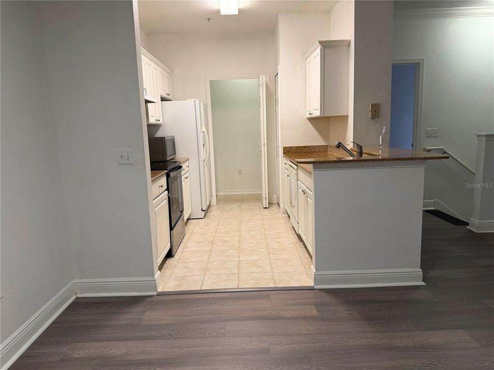 For Rent: $2,100 (3 beds, 2 baths, 1453 Square Feet)