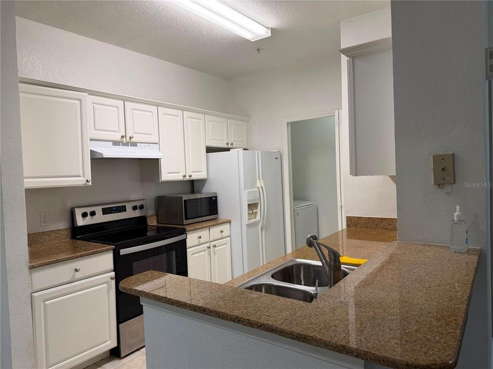For Rent: $2,100 (3 beds, 2 baths, 1453 Square Feet)