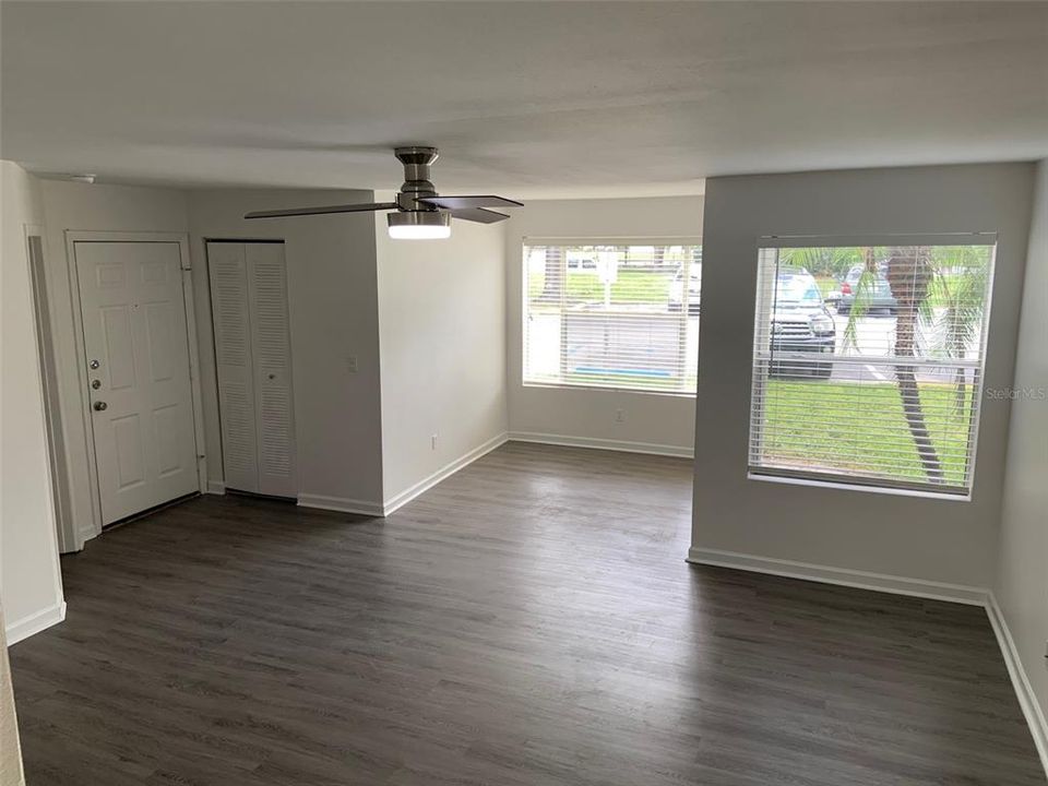 For Rent: $1,290 (1 beds, 1 baths, 760 Square Feet)
