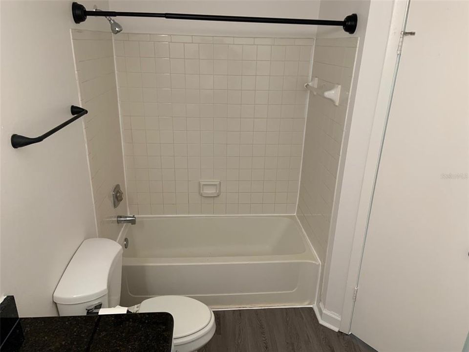 For Rent: $1,290 (1 beds, 1 baths, 760 Square Feet)