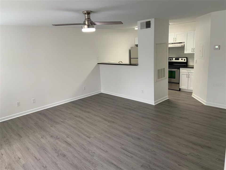 For Rent: $1,290 (1 beds, 1 baths, 760 Square Feet)