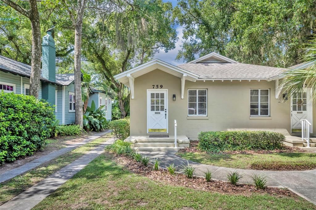 For Rent: $1,800 (1 beds, 1 baths, 705 Square Feet)