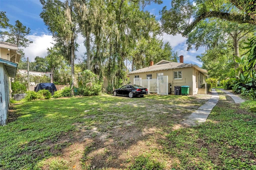 For Rent: $1,800 (1 beds, 1 baths, 705 Square Feet)