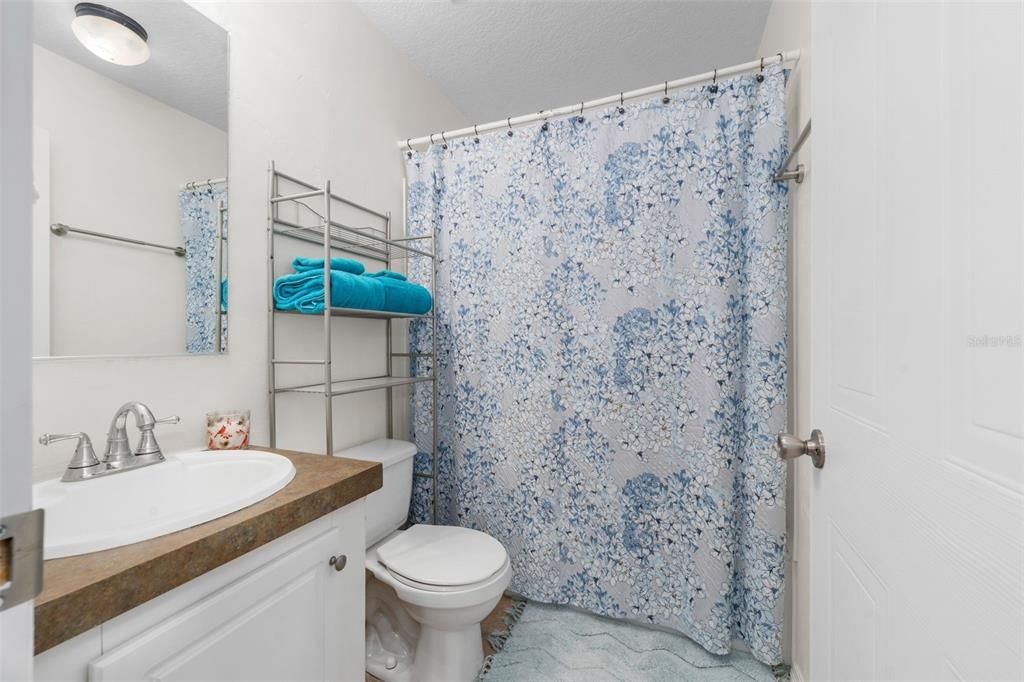 For Sale: $224,000 (3 beds, 2 baths, 1294 Square Feet)