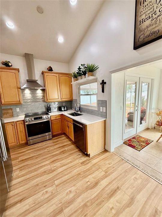 Activo con contrato: $514,990 (3 camas, 2 baños, 1622 Pies cuadrados)