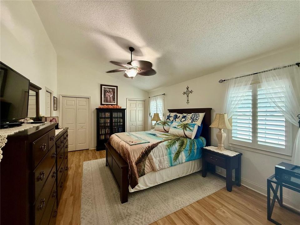 Activo con contrato: $514,990 (3 camas, 2 baños, 1622 Pies cuadrados)
