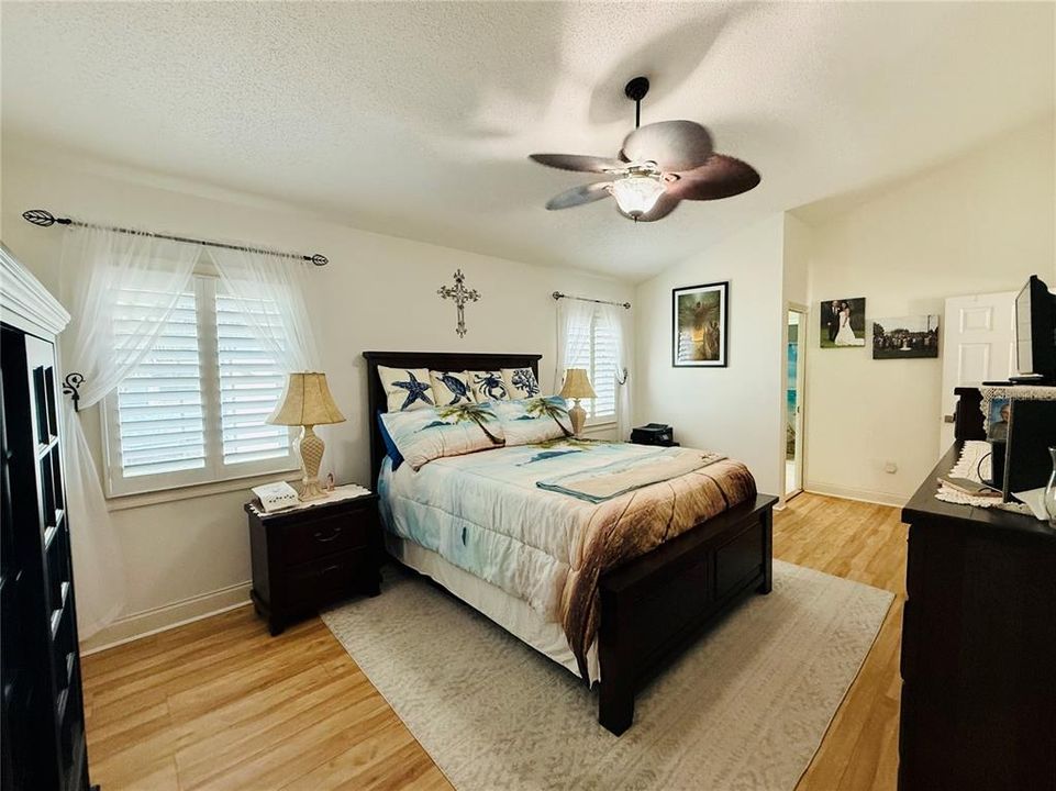 Activo con contrato: $514,990 (3 camas, 2 baños, 1622 Pies cuadrados)