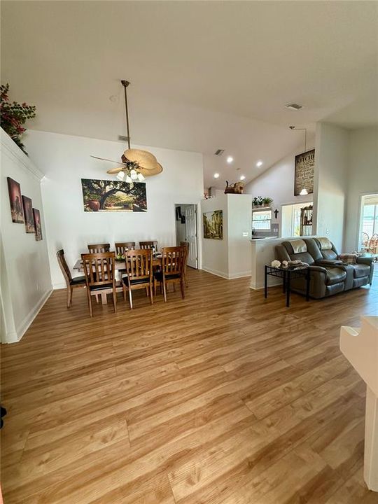 Activo con contrato: $514,990 (3 camas, 2 baños, 1622 Pies cuadrados)