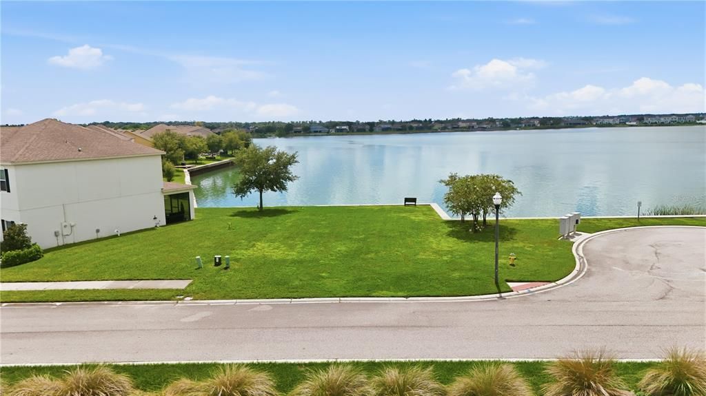 待售: $225,000 (0.11 acres)