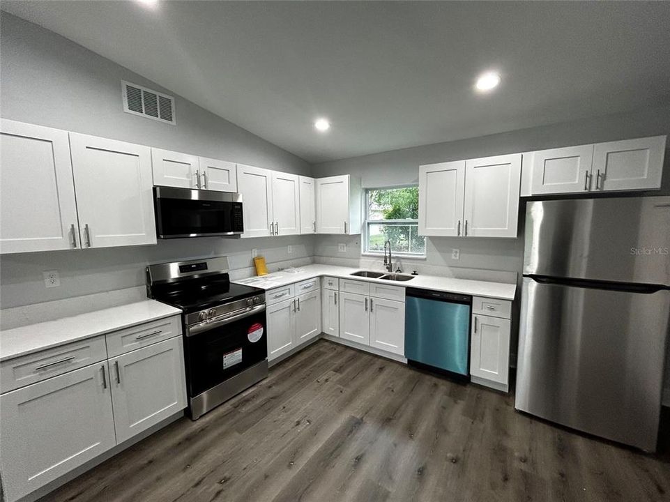 For Rent: $1,697 (3 beds, 2 baths, 1011 Square Feet)