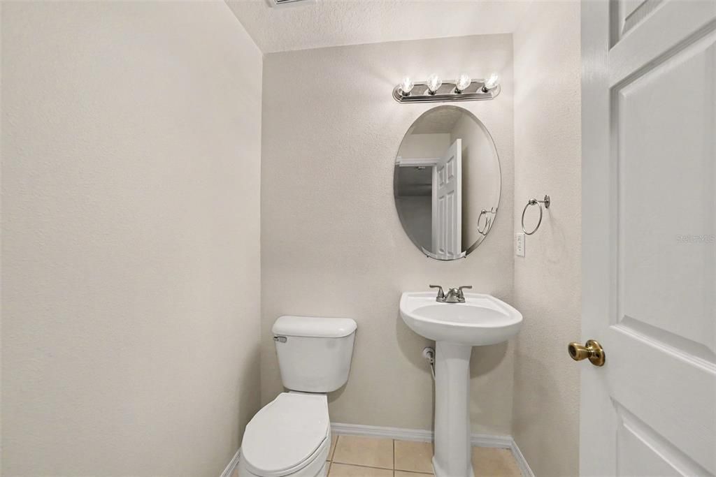 En Venta: $389,900 (3 camas, 2 baños, 2196 Pies cuadrados)