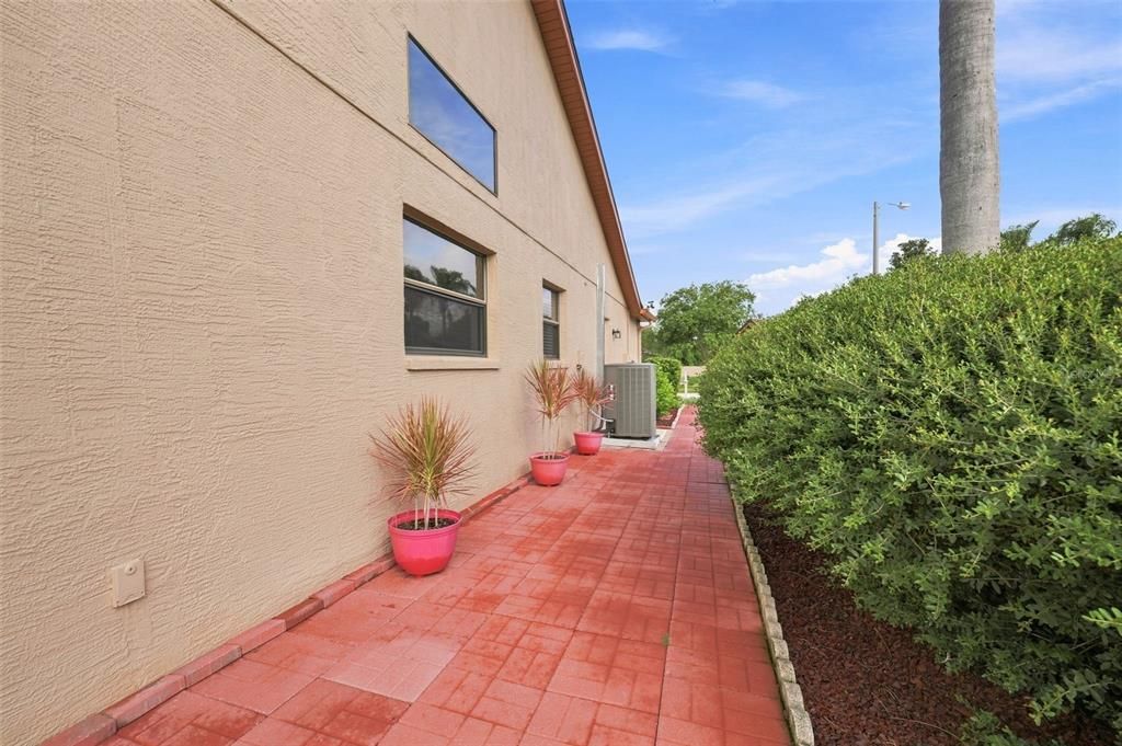 En Venta: $330,000 (3 camas, 2 baños, 1992 Pies cuadrados)