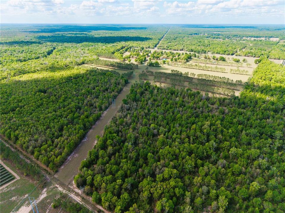 На продажу: $4,399,000 (391.00 acres)