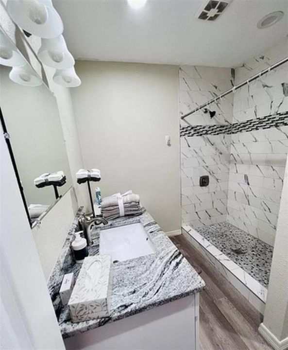 В аренду: $3,290 (3 спален, 2 ванн, 1270 Квадратных фут)