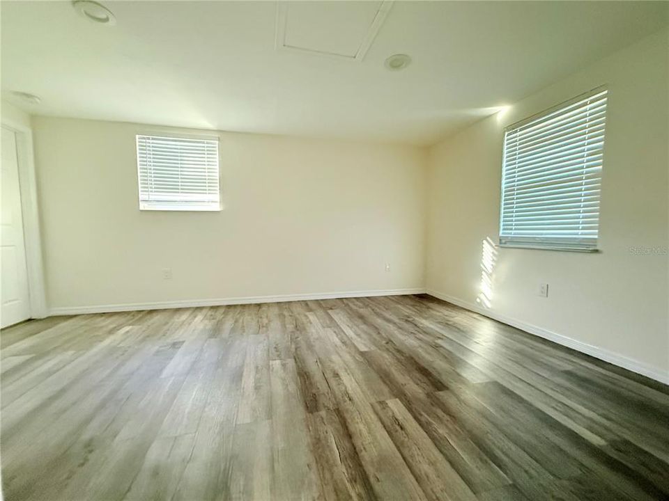 В аренду: $3,290 (3 спален, 2 ванн, 1270 Квадратных фут)