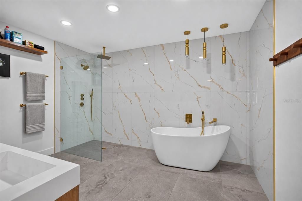 En Venta: $629,000 (3 camas, 2 baños, 1408 Pies cuadrados)
