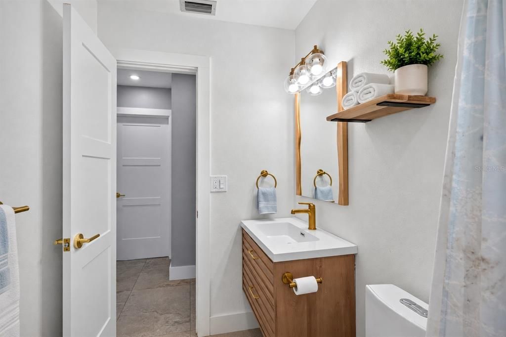 En Venta: $629,000 (3 camas, 2 baños, 1408 Pies cuadrados)