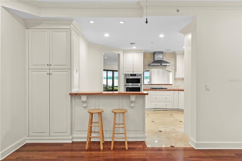 For Rent: $9,500 (3 beds, 3 baths, 2714 Square Feet)
