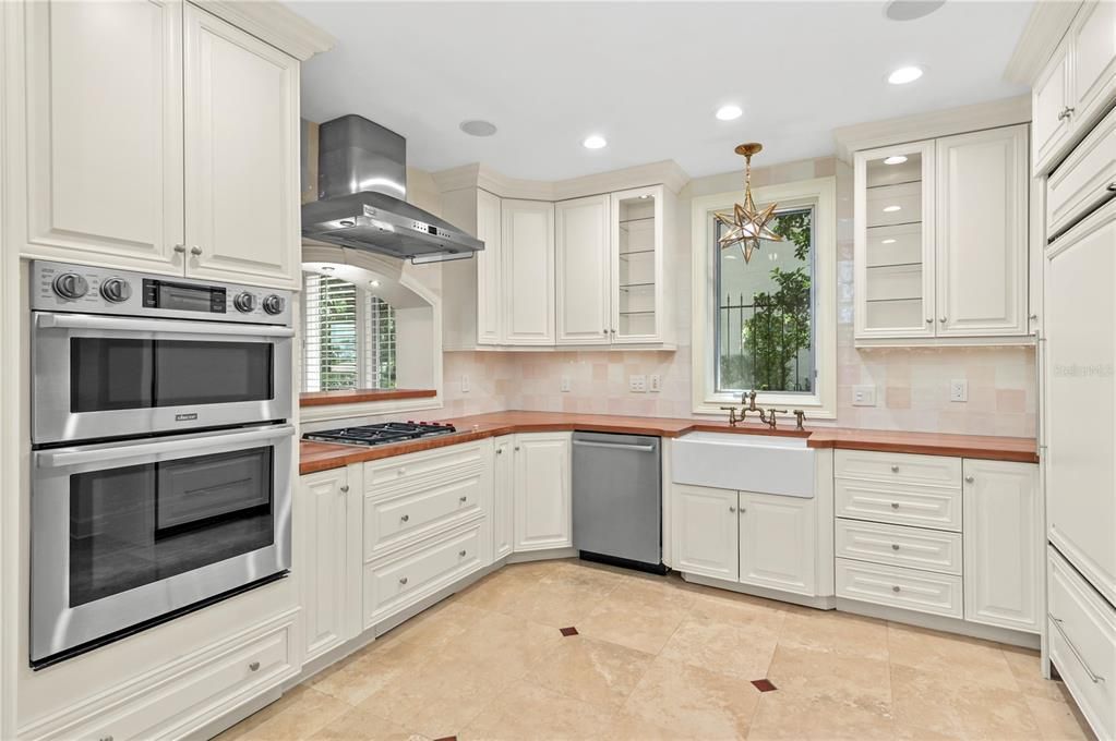 For Rent: $9,500 (3 beds, 3 baths, 2714 Square Feet)