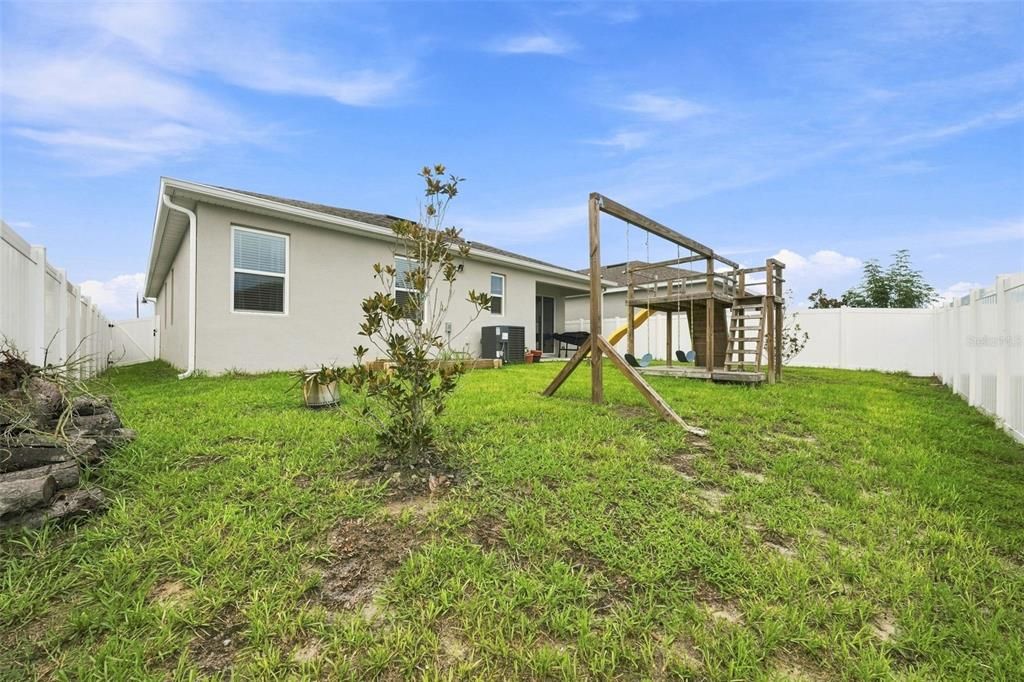 En Venta: $340,000 (4 camas, 2 baños, 1726 Pies cuadrados)