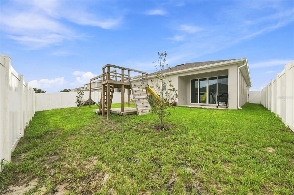 En Venta: $340,000 (4 camas, 2 baños, 1726 Pies cuadrados)
