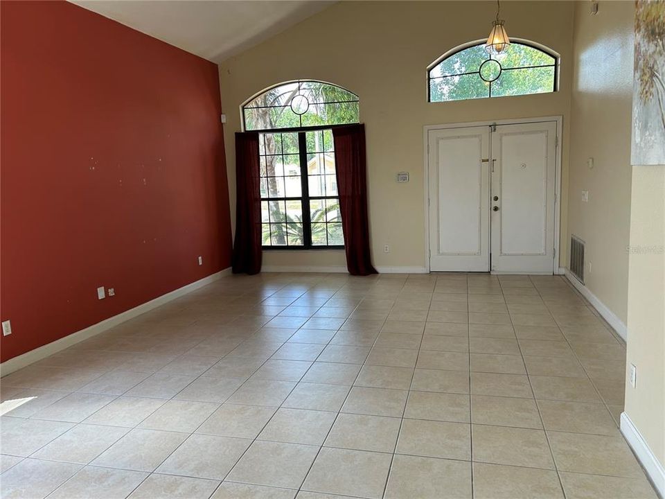 For Rent: $2,650 (4 beds, 3 baths, 2183 Square Feet)
