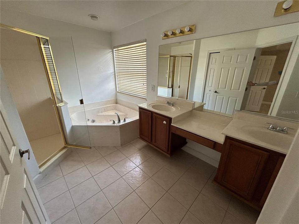 For Rent: $2,650 (4 beds, 3 baths, 2183 Square Feet)