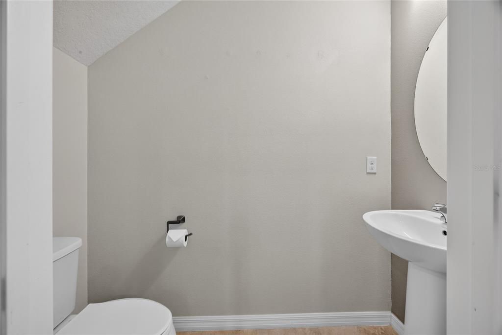 For Rent: $2,350 (3 beds, 2 baths, 1667 Square Feet)