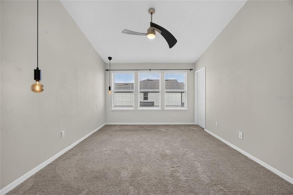 For Rent: $2,350 (3 beds, 2 baths, 1667 Square Feet)