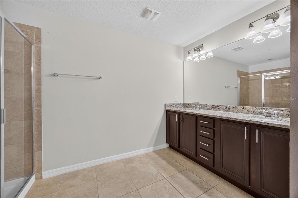 For Rent: $2,350 (3 beds, 2 baths, 1667 Square Feet)
